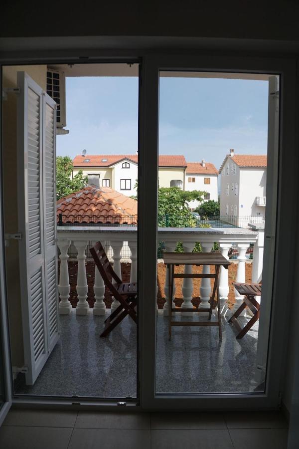 Mitra Apartments Malinska Extérieur photo
